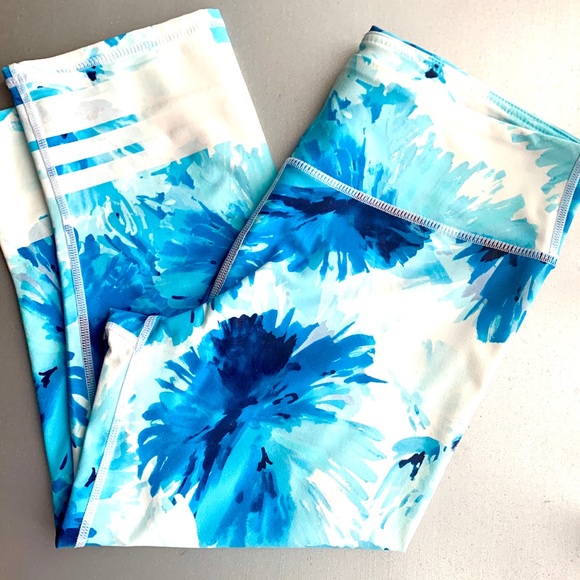 Fabletics Blue and White Patterned Leggings - Picture 6 of 8
